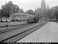 sv0425-33  Z4p 266 ankommer Västervik 12.08.1977 : Bildbeställning, Platser, SJ lokomotorer, Sv lok, Svenska tåg, Sverige, Västervik, Webbalbum, Z4p