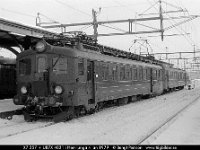sv0827-05  X7 257 + UB7X 4021 i Herrljunga 4 jan 1979 : Bildbeställning, Herrljunga, Platser, Sv motorvagnar, Svenska tåg, Sverige, Webbalbum