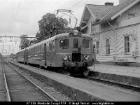 sv0963-11  X7 236 i Rävlanda 3 aug 1979 : Bildbeställning, Sv motorvagnar, SvK182 Göteborg--Alvesta--Emmaboda--Karlskrona, Svenska järnvägslinjer, Svenska tåg, Webbalbum
